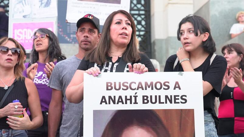 Marcha a un mes de la desaparición de Anahí Bulnes. Foto: Adriana Zanier/El Doce.