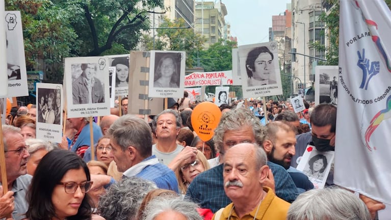 Marcha en Córdoba en el Día de la Memoria por la Verdad y la Justicia. Foto: Francisco Arias/El Doce.