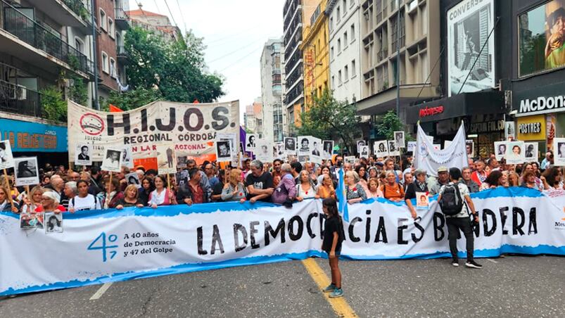 Marcha en Córdoba en el Día de la Memoria por la Verdad y la Justicia. Foto: Francisco Arias/El Doce.