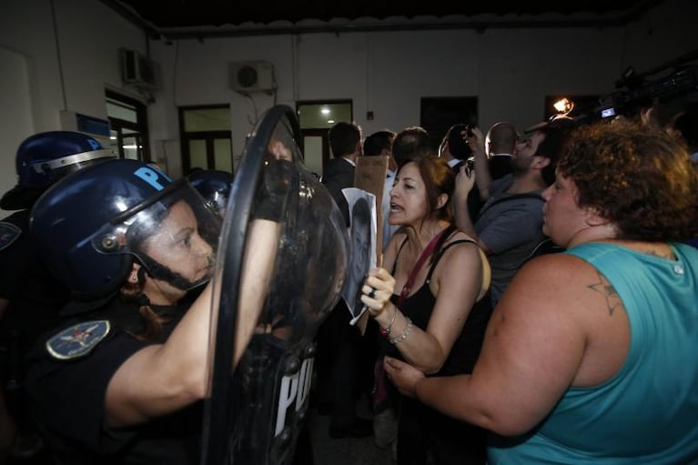 Marcha, incidentes y comisaria tomada por la muerte del chico de 14 años