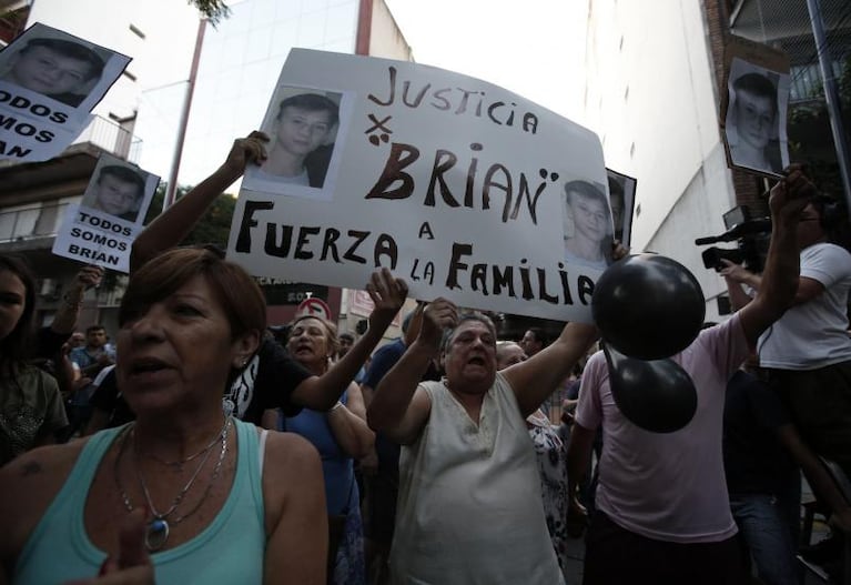 Marcha, incidentes y comisaria tomada por la muerte del chico de 14 años