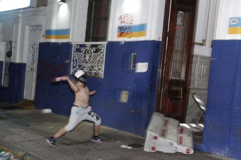 Marcha, incidentes y comisaria tomada por la muerte del chico de 14 años