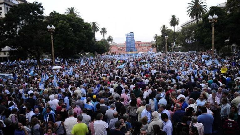 Marcha por "la democracia” tuvo buena convocatoria en Córdoba