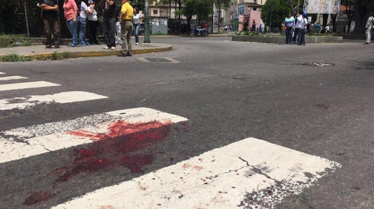 Marcha, represión y tres muertos en Venezuela
