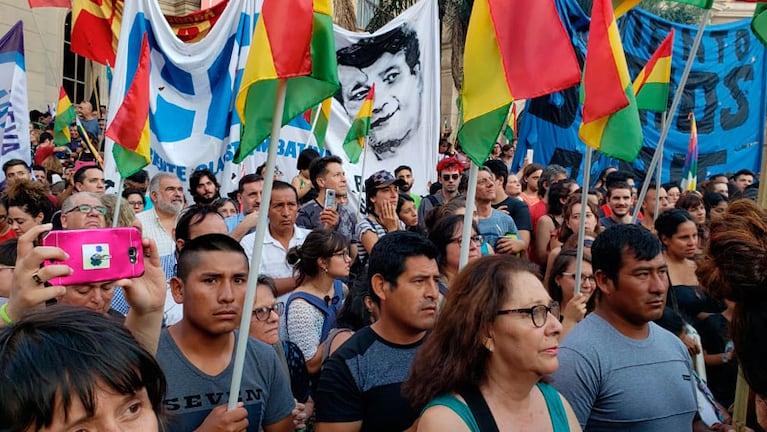 Marcharon en apoyo a Evo Morales en Córdoba tras su renuncia como presidente