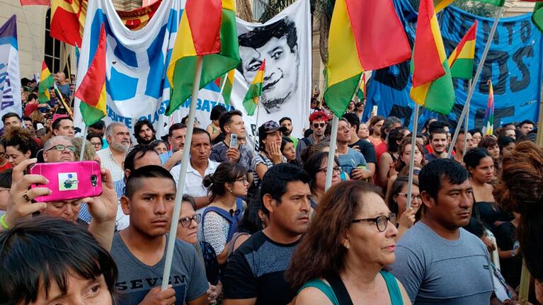 Marcharon en apoyo a Evo Morales en Córdoba tras su renuncia como presidente