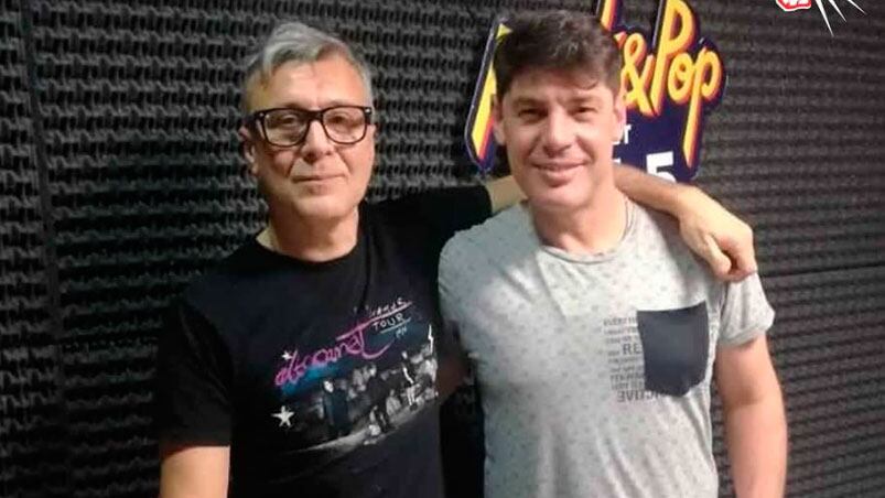 Marcos junto a Daniel Miraglia, conductor del programa y ex músico de Rodrigo.