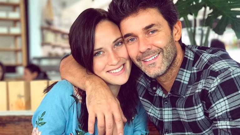 Mariano Martínez y Camila Cavallo, muy enamorados.
