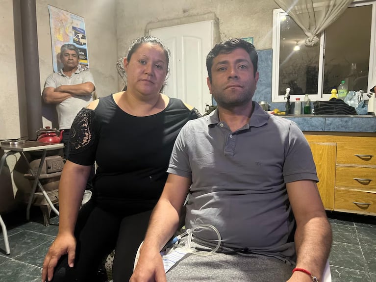 Mariano Roja y su esposa aguardan la operación de riñón.