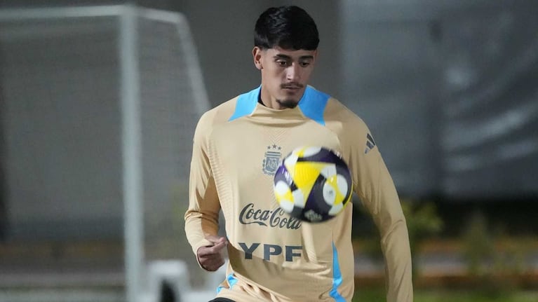 Mariano Troilo en plena práctica con la Selección.