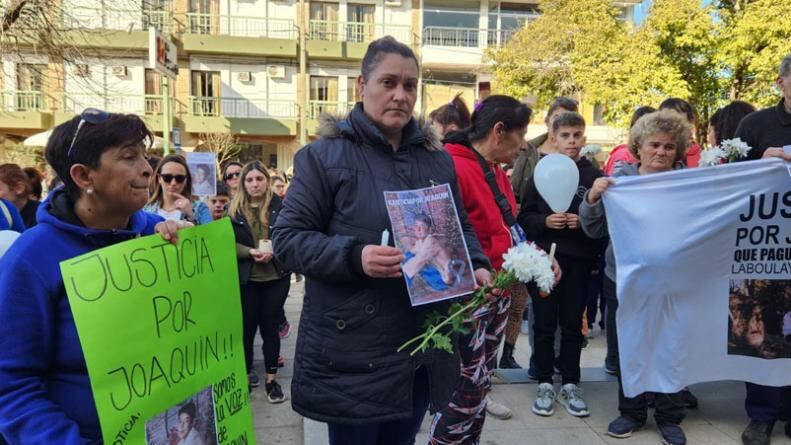 Mariela Flores en una de las marchas por Joaquín. 