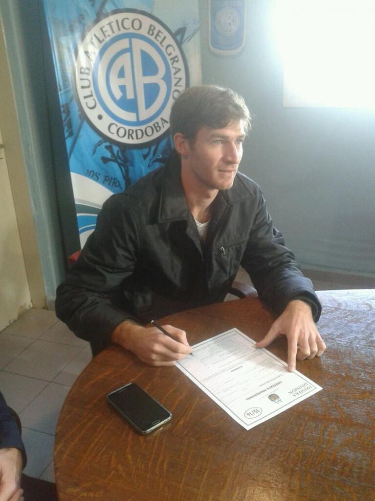 Mario Bolatti firmó para Belgrano