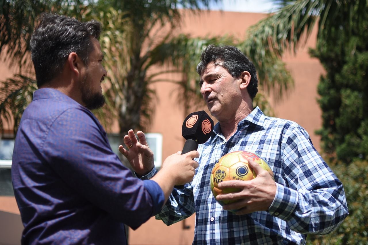 Mario Kempes presentó su autobiografía en Córdoba.