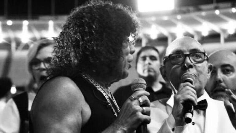 Mario y la Mona, durante un festejo del programa Juntos en el estadio Kempes.