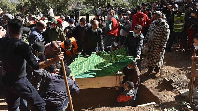 Marruecos despidió a Rayan con un emotivo y multitudinario entierro