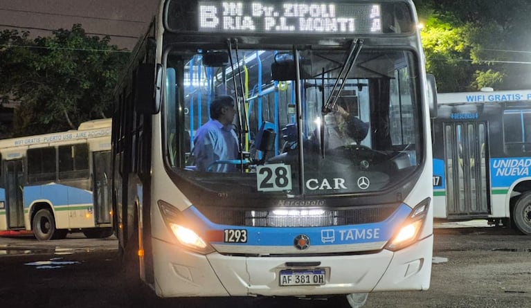 Martes con demoras en algunas líneas del transporte urbano.