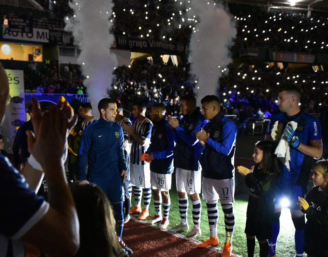 Más allá del resultado, se vivió una fiesta del fútbol en el Kempes. Foto: Lucio Casalla / ElDoce.tv