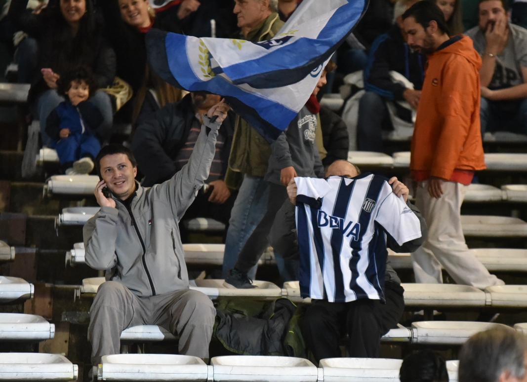 Más allá del resultado, se vivió una fiesta del fútbol en el Kempes. Foto: Lucio Casalla / ElDoce.tv