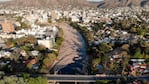 Más arena que agua: así luce el río San Antonio.