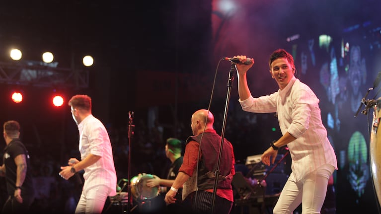 Más de 12 mil entradas vendidas en la quinta noche del Festival de Doma y Folklore.