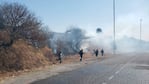 Más de 50 bomberos trabajaron en la contención del foco este viernes a la siesta. (Foto: Juan Pablo Lavisse/El Doce)