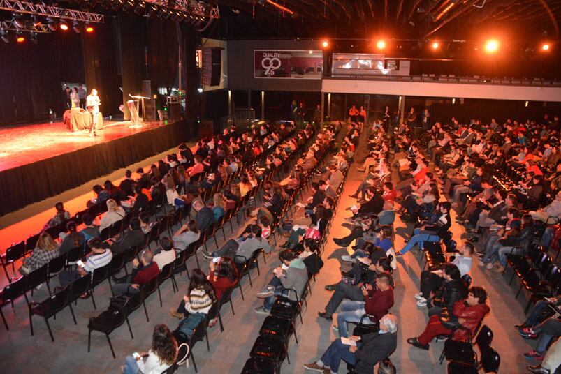 Más de 600 personas asistieron a las conferencias. Foto: Sergio Díaz.