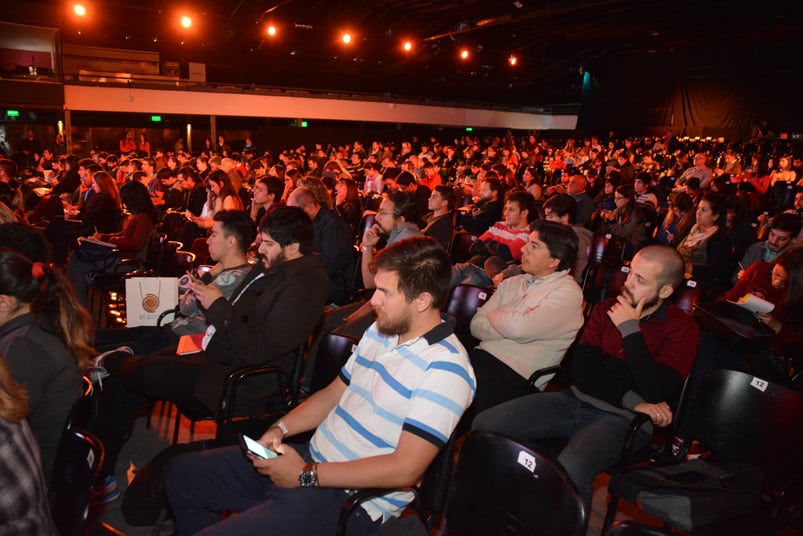 Más de 600 personas asistieron a las conferencias. Foto: Sergio Díaz.