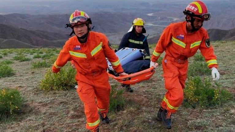 Más de 700 rescatistas trabajaron en la montaña para encontrar a los desaparecidos.