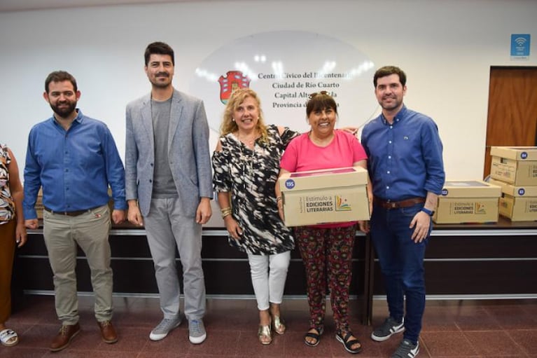 Más libros de autores y editoriales cordobeses llegan a bibliotecas populares