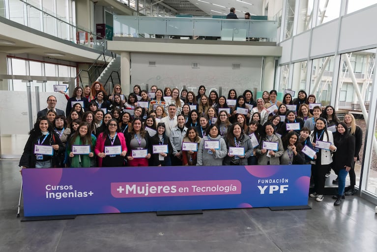 Más Mujeres en tecnología: Fundación YPF capacitó en programación y desarrollo web a 850 mujeres