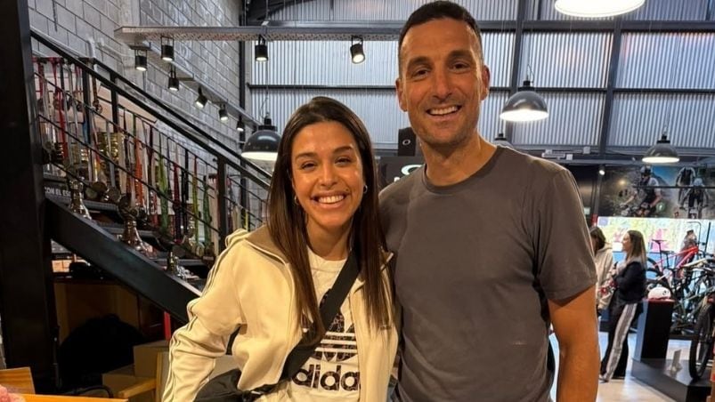 Más repercusiones de la foto viral de la Muela con el DT de la Selección.