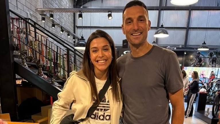 Más repercusiones de la foto viral de la Muela con el DT de la Selección.