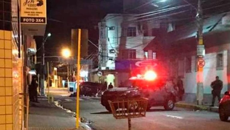 Masacre en la madrugada: tiroteo y toma de rehenes dejó 12 muertos en Brasil