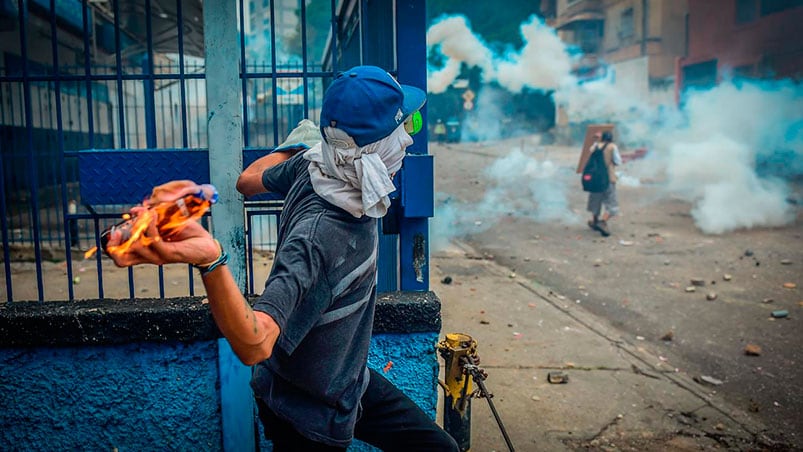 Masiva marcha opositora en Venezuela.  Foto: AFP.