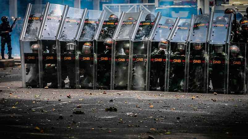 Masiva marcha opositora en Venezuela.  Foto: AP.