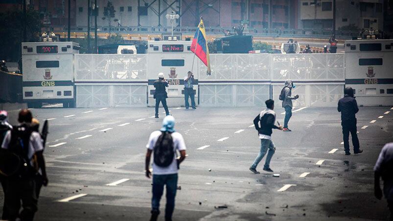 Masiva marcha opositora en Venezuela.  Foto: Reuters.