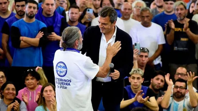 Massa cerró su campaña: "Decidimos si amamos nuestra bandera o no"