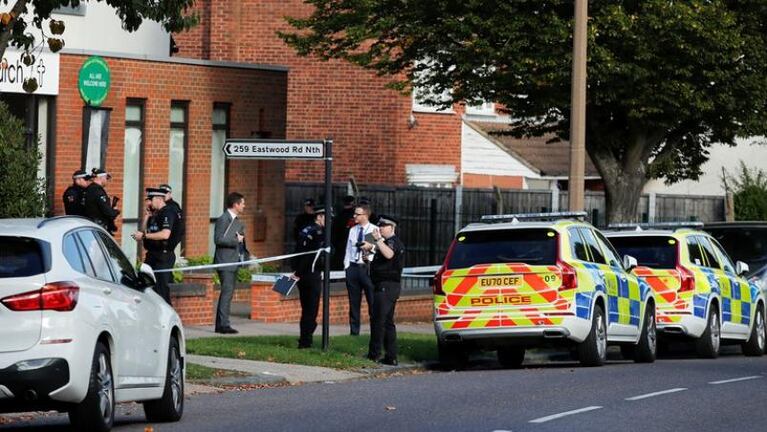 Mataron a puñaladas a un diputado británico durante un acto en una iglesia