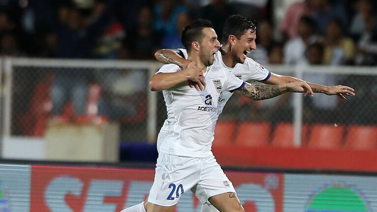 Matías Defederico celebra el gol de su debut, en el Mumbay City.
