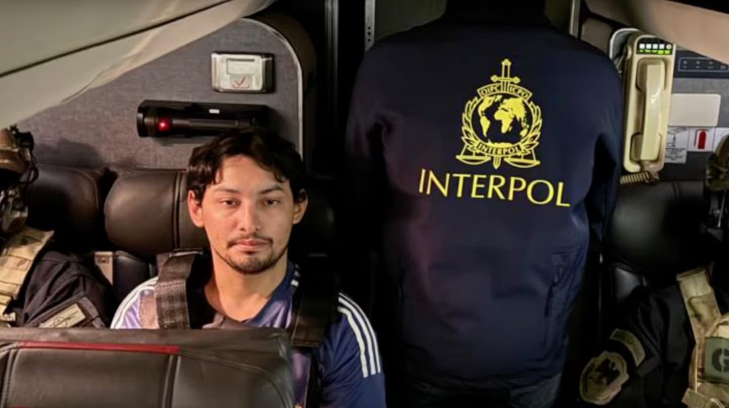 Matías Ozorio siendo trasladado a Argentina.