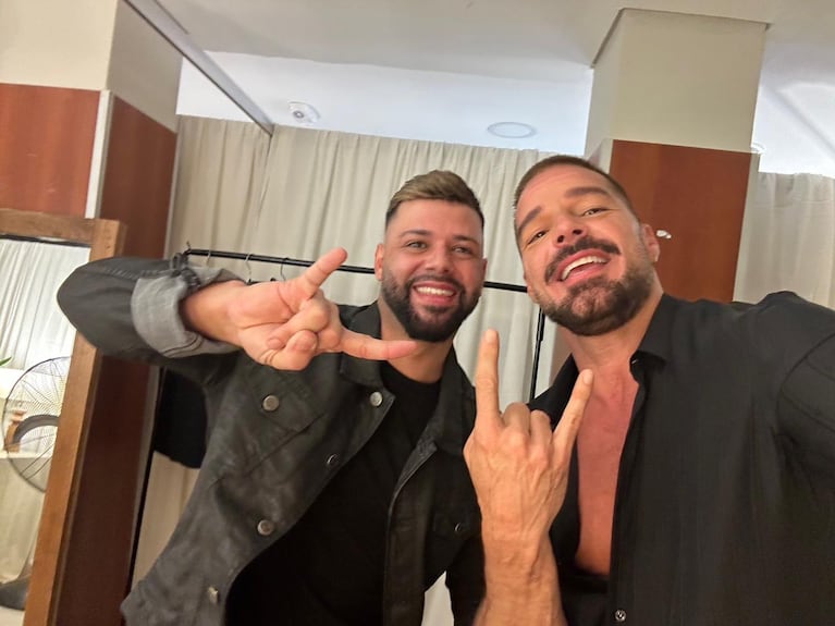 Matías y Ricky en el camarín del Kempes.