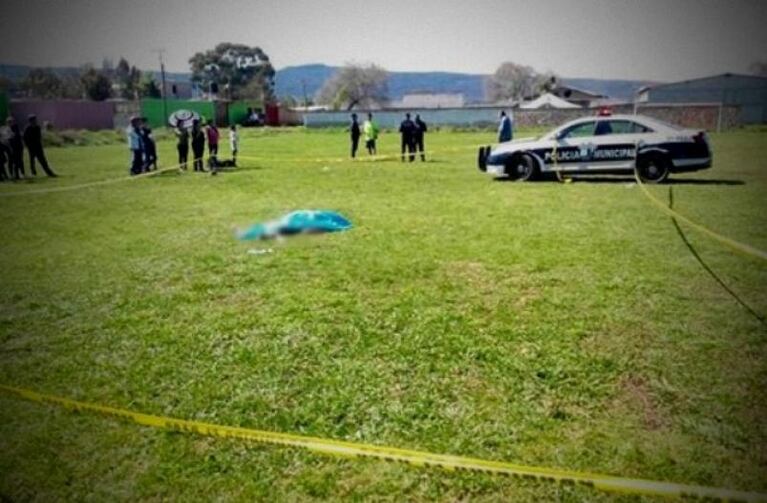 Mató de un cabezazo al árbitro que lo expulsó