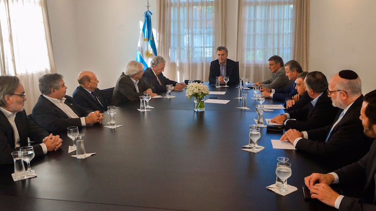 Mauricio Macri junto a los empresarios en Olivos.