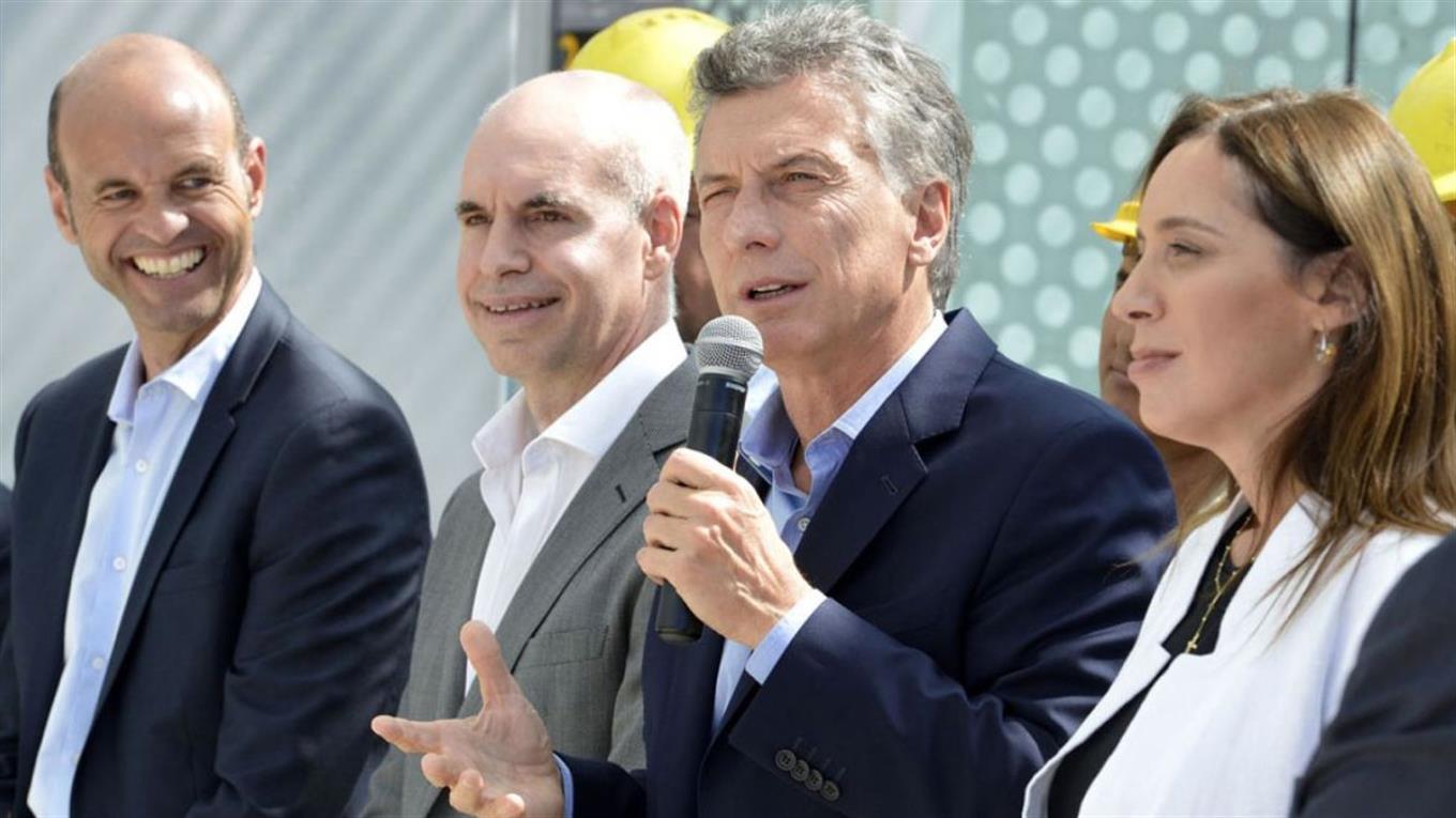 Mauricio Macri junto a Rodríguez Larreta y María Eugenia Vidal. 