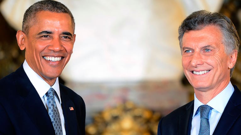 Mauricio Macri le obsequió tres presentes a Barack Obama.