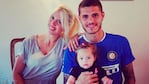 Mauro Icardi  y el video con su hija de 7 meses aprendiendo a nadar. 