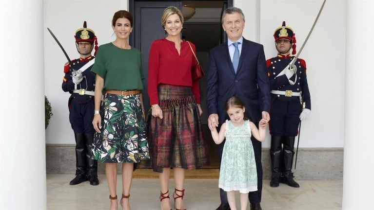 Máxima en Olivos: duelo de estilos con Awada y regalo para Antonia