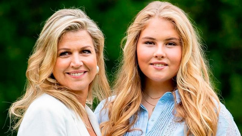 Máxima Zorreguieta y su hija Amalia, en la portada de la revista Caras.