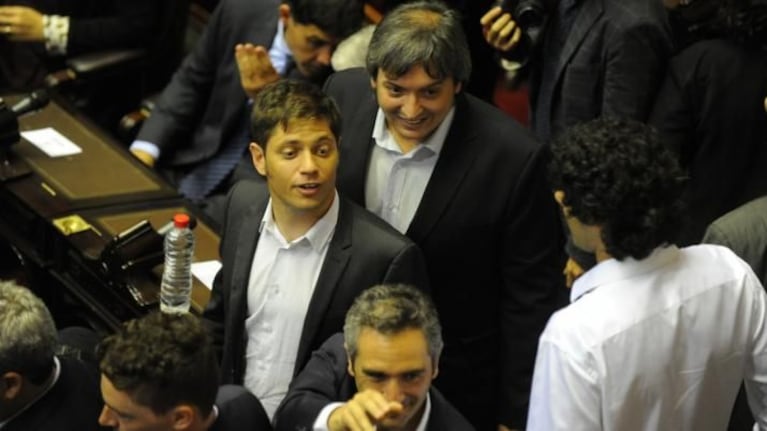 Máximo Kirchner y Axel Kicillof fueron sorprendidos con una foto. 