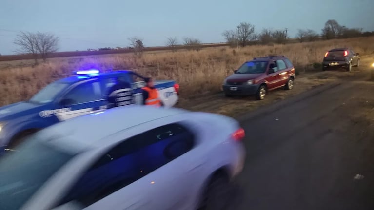 Media calzada del camino estuvo cortada por el accidente.